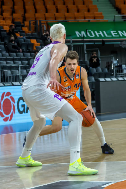 项目中位列 项目中位列